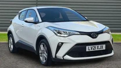 Used Toyota C-HR 122 HP (89 kW) 2021 White SUV