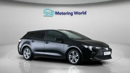 Used Toyota Corolla 122 HP (89 kW) 2020 Black Estate