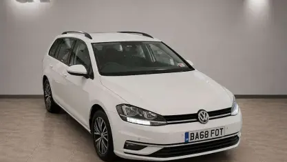 Used VW Golf VII SE 116 HP (85 kW) 2018 White Estate