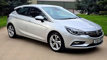 Used 2017 Vauxhall Astra SRi Hatchback | £4,600 (Fair price)