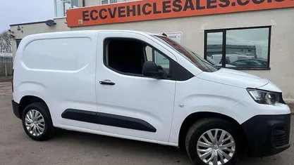 Used Peugeot Partner 102 HP (75 kW) 2021 White MPV