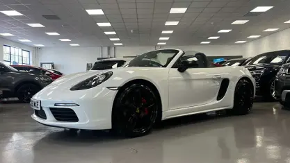 Used Porsche 718 Boxster 300 HP (220 kW) 2019 White Cabriolet
