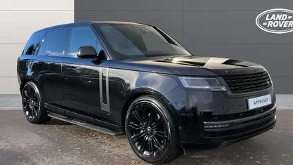 Used 2025 Land Rover Range Rover SE SUV | £90,410 (Fair price)
