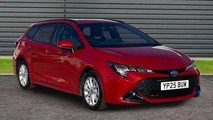 Begagnad Toyota Corolla 140 HK (102 kW) 2025 Röd Kombi