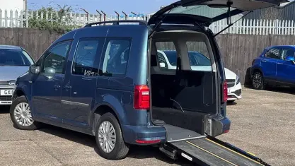 Used VW Caddy Life 122 HP (89 kW) 2016 Green MPV