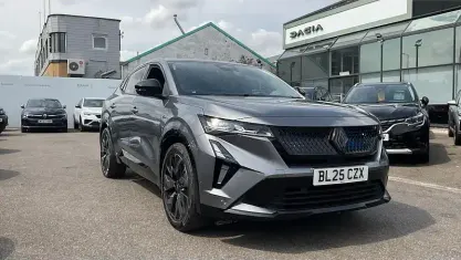 Used Renault Rafale Techno Esprit Alpine 300 HP (220 kW) 2025 Grey/black SUV