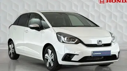 Used Honda Jazz Hybrid 109 HP (80 kW) 2021 Platinum white Hatchback