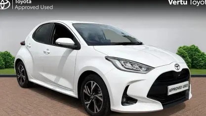 Used Toyota Yaris Design 116 HP (85 kW) 2025 White Hatchback