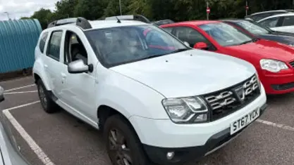 Used Dacia Duster Lauréate 109 HP (80 kW) 2017 White SUV
