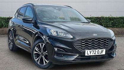 Usado Ford Kuga ST-Line X 190 HP (139 kW) 2023 Preto SUV