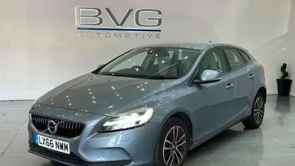 Used Volvo V40 Momentum 122 HP (89 kW) 2016 Blue Hatchback