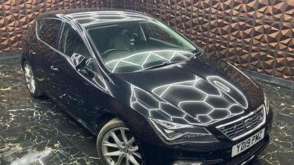 Używany Seat Leon FR Sport 150 KM (110 kW) 2019 Czarny Hatchback