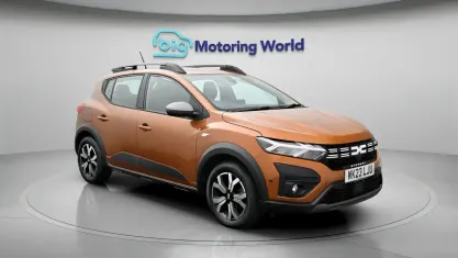 Używany Dacia Sandero Journey 91 KM (66 kW) 2022 Pomarańczowy Hatchback