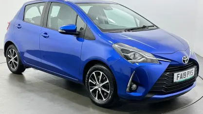Used Toyota Yaris 111 HP (81 kW) 2019 Blue Hatchback