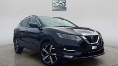 Black Used 2017 Nissan Qashqai Tekna SUV | £9,790 (A bit pricey)