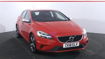 Used Volvo V40 R-Design 122 HP (89 kW) 2018 Red Hatchback