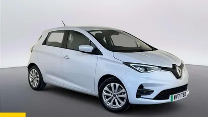 Used Renault Zoe Iconic 80 kW (109 HP) 2021 White Hatchback