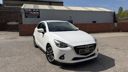 Begagnad Mazda 2 Inclusive 116 HK (85 kW) 2016 Vit Halvkombi