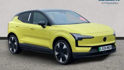 Usado Volvo EX30 Ultra 200 kW (272 CV) 2024 Amarillo SUV
