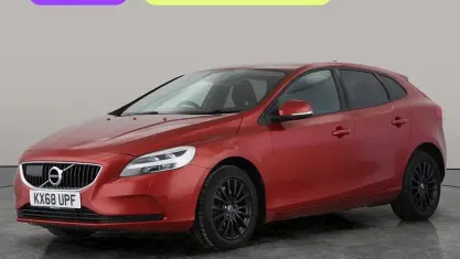 Usado Volvo V40 Momentum 122 HP (89 kW) 2018 Vermelho Citadino