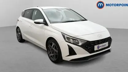 Used Hyundai i20 Premium 101 HP (74 kW) 2025 White Hatchback