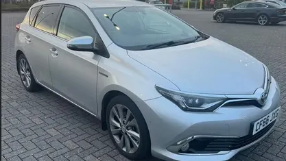 Used Toyota Auris Hybrid 136 HP (100 kW) 2016 Hatchback