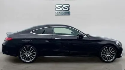 Used Mercedes C220 AMG Line Premium Plus 170 HP (125 kW) 2018 Coupe