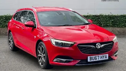 Used Vauxhall Insignia SRi 170 HP (125 kW) 2017 Red Estate