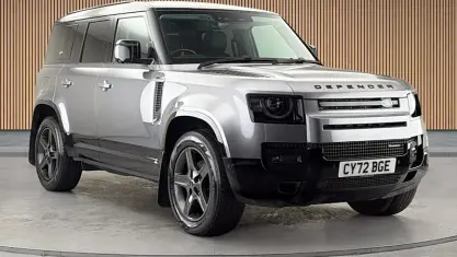 Used Land Rover Defender SE Dynamic 249 HP (183 kW) 2025 SUV