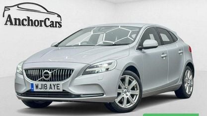 Gebraucht Volvo V40 Inscription 152 PS (111 kW) 2019 Kleinwagen