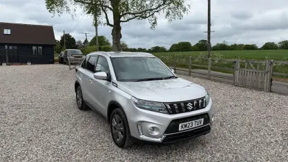 Gebraucht Suzuki Vitara SZ-T 116 PS (85 kW) 2023 Silber SUV
