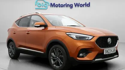 Begagnad MG ZS Exclusive 111 HK (81 kW) 2023 Orange SUV