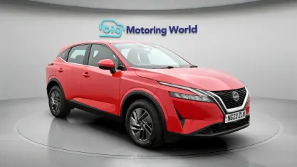 Used Nissan Qashqai Acenta Premium 140 HP (102 kW) 2023 Red SUV