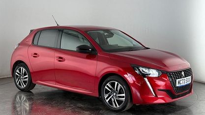 Second-hand Peugeot 208 Allure+ 102 CP (75 kW) 2023 Roșu Hatchback