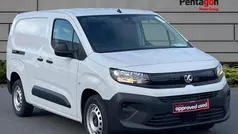 Kaolin white New 2025 Vauxhall Combo S MPV | £16,990 (Fair price)