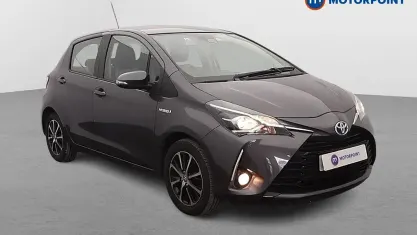 Usado Toyota Yaris Hybrid 101 HP (74 kW) 2019 Cinzento Citadino