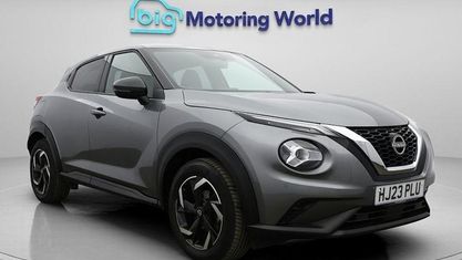 Usado Nissan Juke N-Connecta 114 HP (83 kW) 2023 Cinzento SUV
