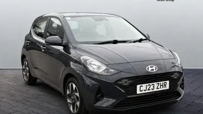Used Hyundai i10 Advanced 67 HP (49 kW) 2024 Grey Hatchback
