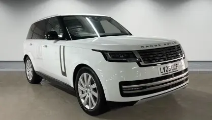 Used Land Rover Range Rover SE 441 HP (324 kW) 2023 Fuji white SUV