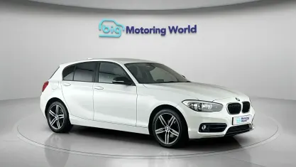 Usado BMW 118 Sport Line 136 HP (100 kW) 2018 Branco Citadino