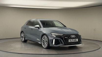 Begagnad Audi RS3 400 HK (294 kW) 2022 Grå Sedan