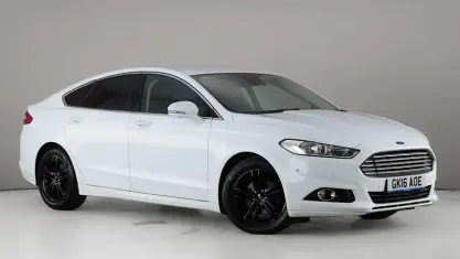 Used Ford Mondeo Titanium 150 HP (110 kW) 2016 White Hatchback