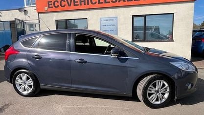Begagnad Ford Focus Titanium 125 HK (91 kW) 2014 Grå Halvkombi