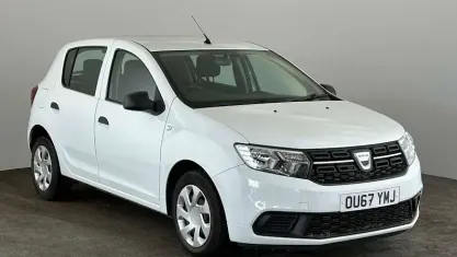 Used Dacia Sandero Ambiance 73 HP (53 kW) 2017 White Hatchback