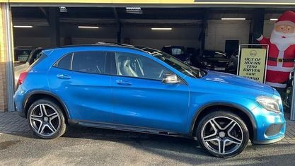 Käytetty Mercedes GLA220 AMG line 177 HP (130 kW) 2015 Sininen Katumaasturi