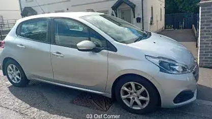 Used Peugeot 208 Active 68 HP (50 kW) 2018 Silver Hatchback
