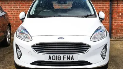 Used Ford Fiesta Zetec 101 HP (74 kW) 2018 White Hatchback