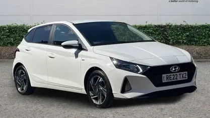Used Hyundai i20 SE 101 HP (74 kW) 2022 White Hatchback
