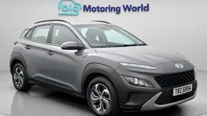 Usado Hyundai Kona SE 141 CV (103 kW) 2022 Gris SUV