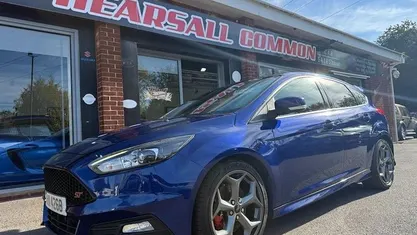 Blue Used 2016 Ford Focus ST Hatchback | £12,500 (Fair price)